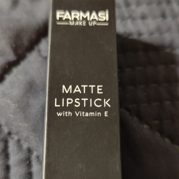 Farmasi make up combo - Picture 9 of 13